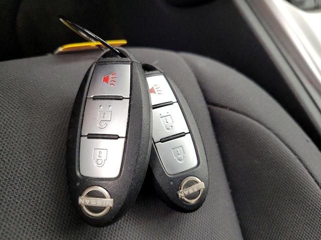 Photo of 2022 Red Nissan Frontier
