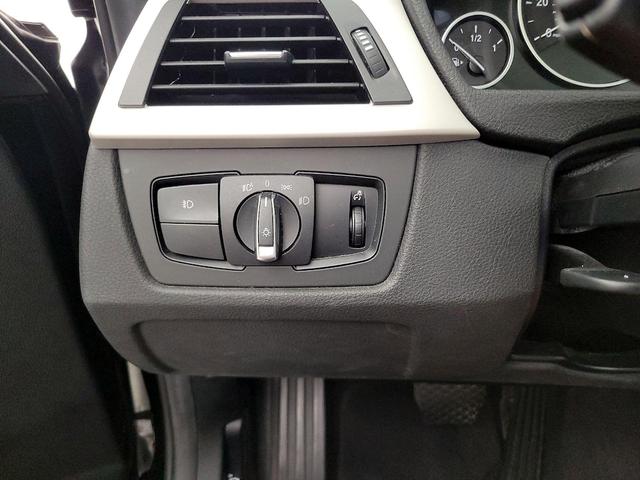 Photo of 2015 Black BMW 320