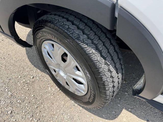 Photo of 2018 White Ford Transit-250