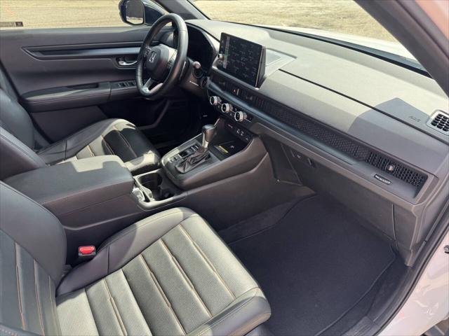 Photo of 2024 White Honda CR-V Hybrid