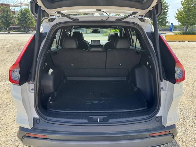 Photo of 2024 White Honda CR-V Hybrid