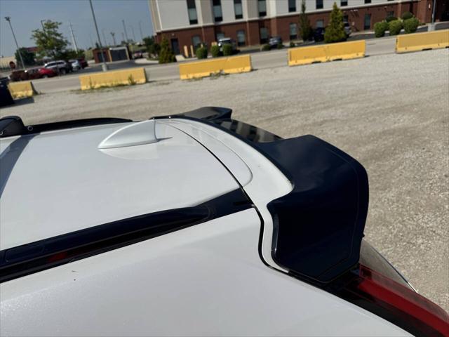 Photo of 2024 White Honda CR-V Hybrid