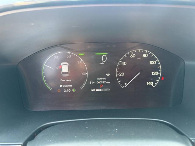 Photo of 2024 White Honda CR-V Hybrid