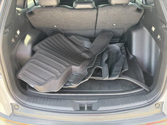 Photo of 2024 White Honda CR-V Hybrid