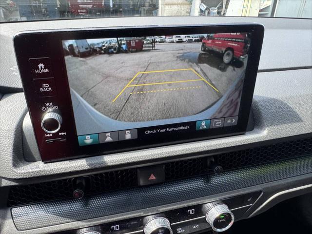 Photo of 2024 White Honda CR-V Hybrid