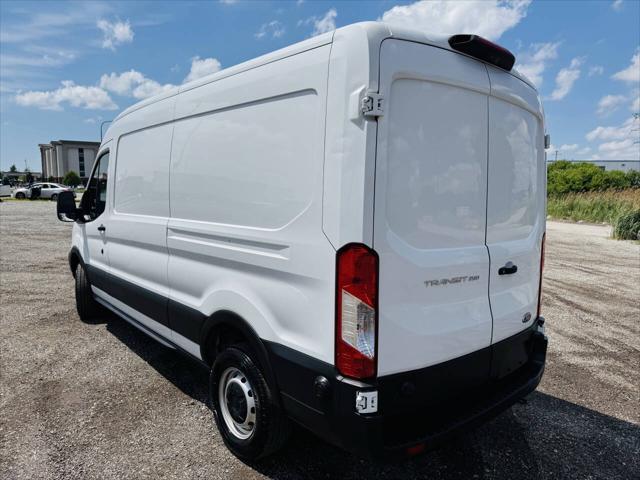 Photo of 2019 White Ford Transit-250