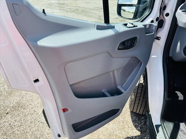 Photo of 2019 White Ford Transit-250