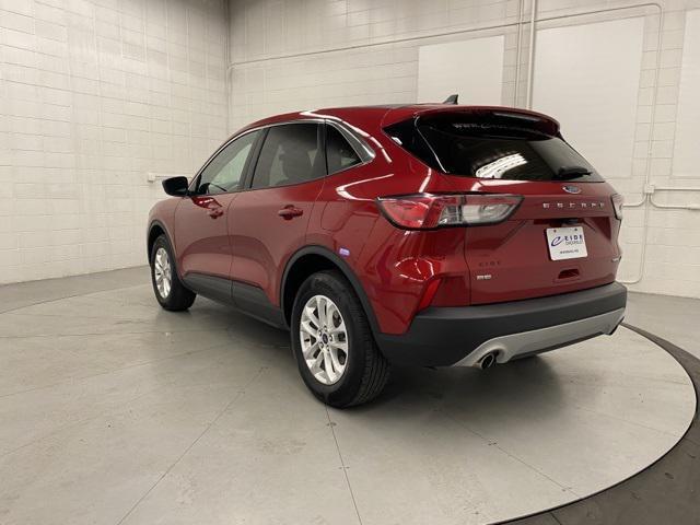 Photo of 2022 Rapid Red Metallic Tinted Clearcoat Ford Escape