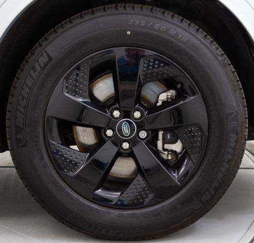 Photo of 2023 SILVER Land Rover Discovery Sport
