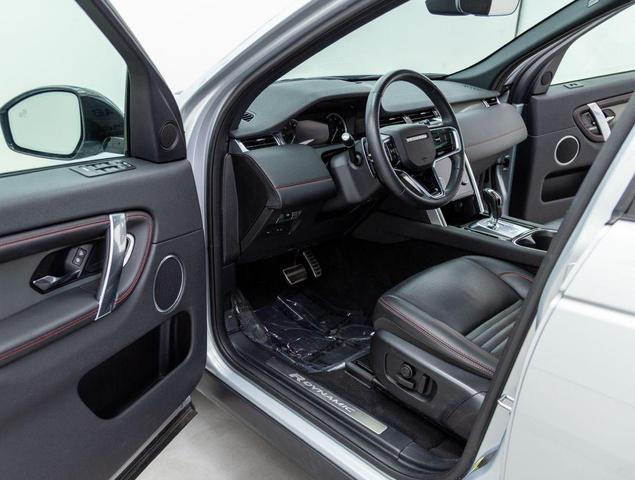 Photo of 2023 SILVER Land Rover Discovery Sport