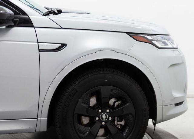 Photo of 2023 SILVER Land Rover Discovery Sport