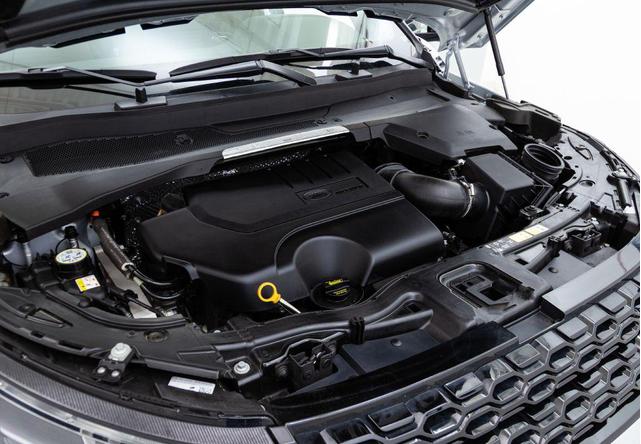 Photo of 2023 SILVER Land Rover Discovery Sport