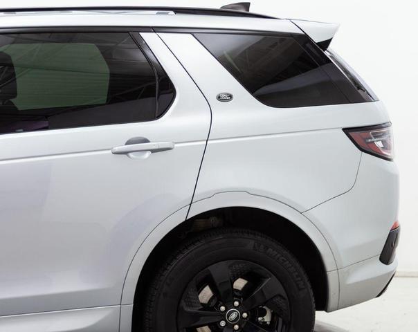 Photo of 2023 SILVER Land Rover Discovery Sport