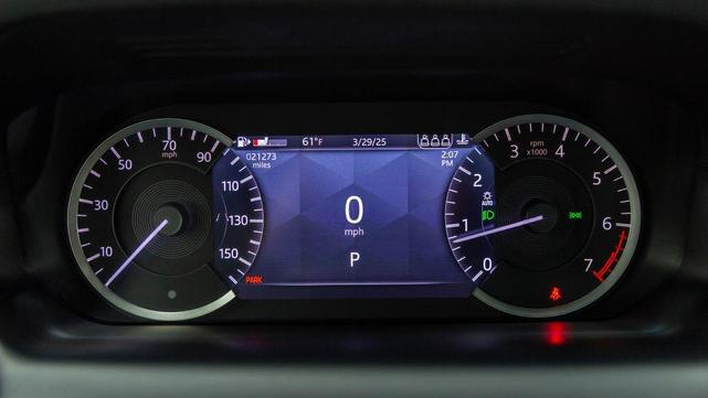 Photo of 2023 SILVER Land Rover Discovery Sport