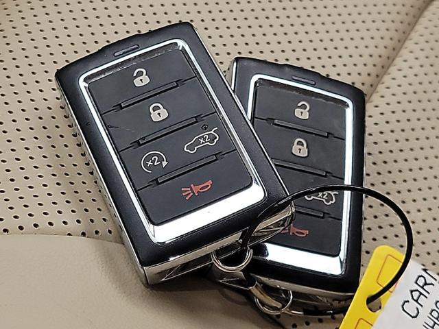 Photo of 2022 Black Jeep Grand Cherokee