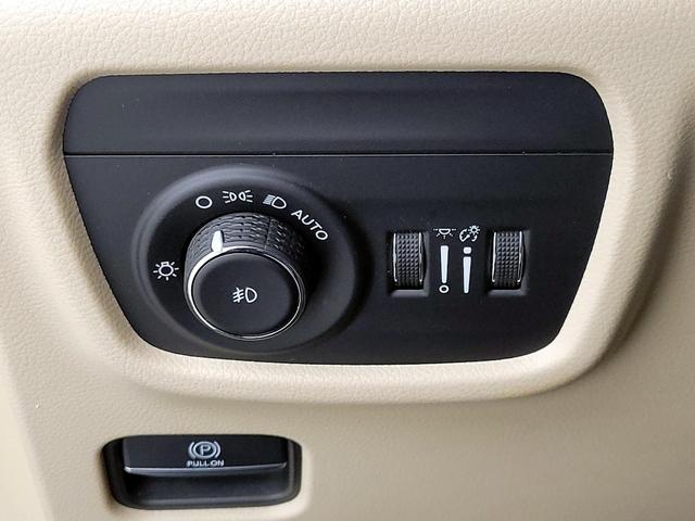 Photo of 2022 Black Jeep Grand Cherokee
