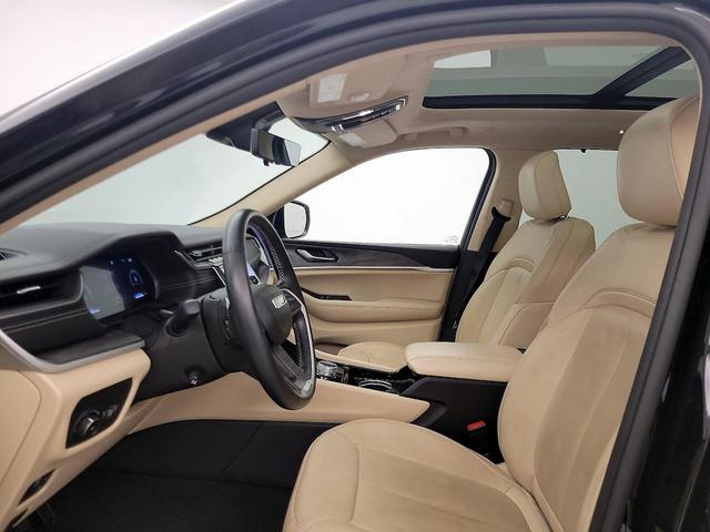 Photo of 2022 Black Jeep Grand Cherokee