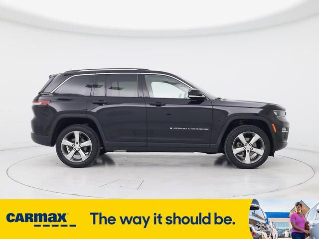 Photo of 2022 Black Jeep Grand Cherokee