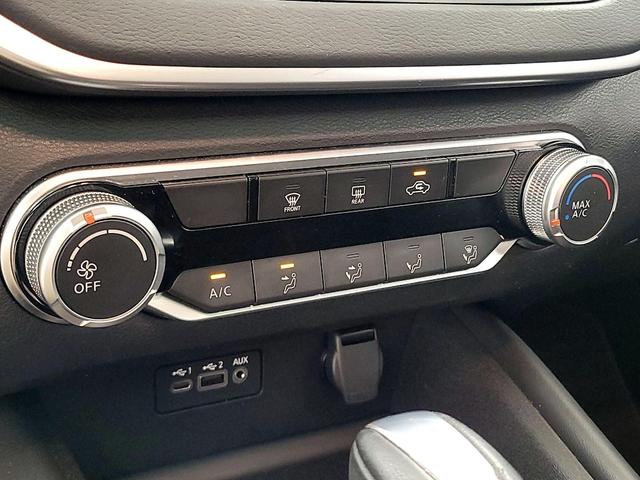 Photo of 2022 Black Nissan Altima