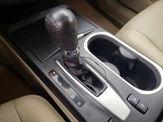 Photo of 2016 White Acura RDX