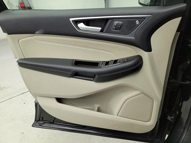 Photo of 2019 Black Ford Edge