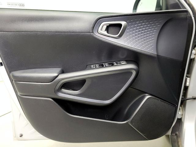 Photo of 2021 Silver Kia Soul