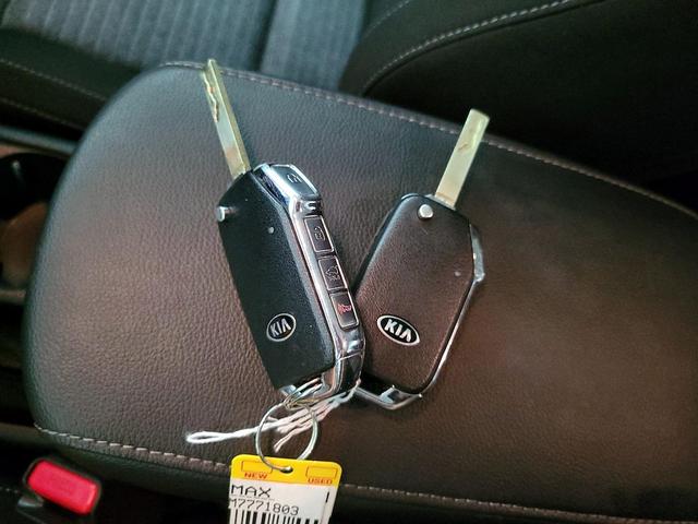 Photo of 2021 Silver Kia Soul