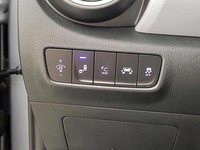 Photo of 2021 Silver Hyundai KONA