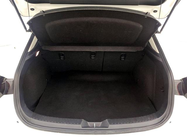 Photo of 2018 White Mazda Mazda3
