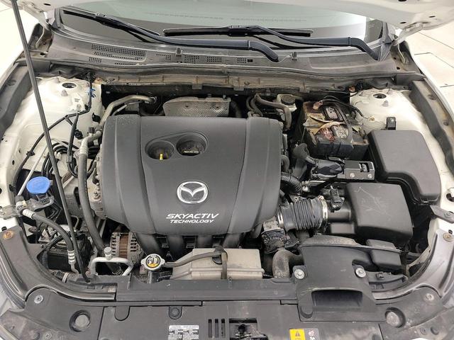 Photo of 2018 White Mazda Mazda3
