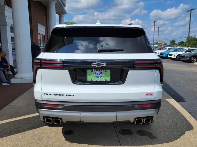 Photo of 2024 Summit White Chevrolet Traverse