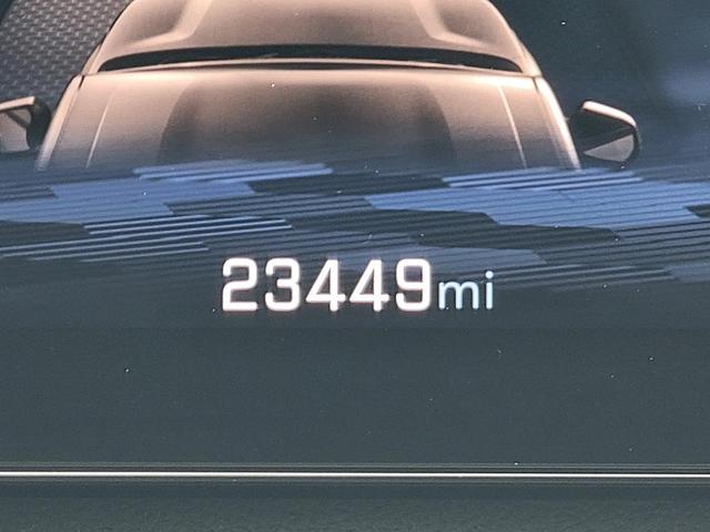Photo of 2024 Summit White Chevrolet Traverse