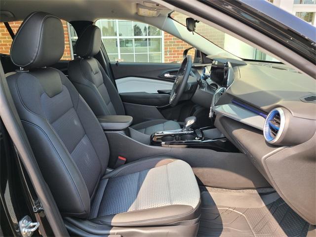 Photo of 2025 Mosaic Black Metallic Chevrolet Trax