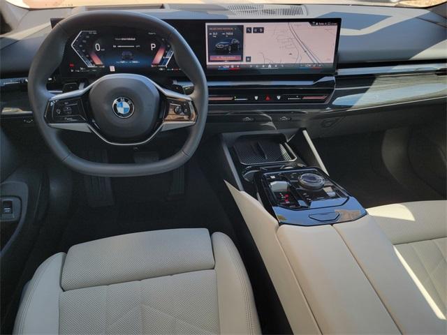 Photo of 2024 Dark Graphite Metallic BMW 530