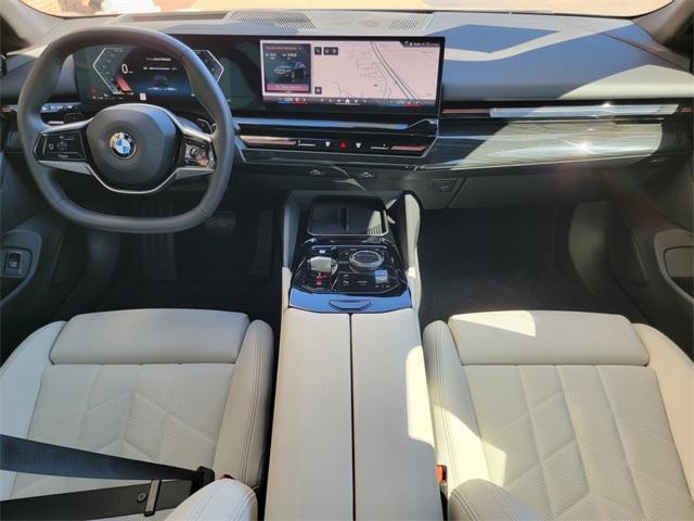 Photo of 2024 Dark Graphite Metallic BMW 530