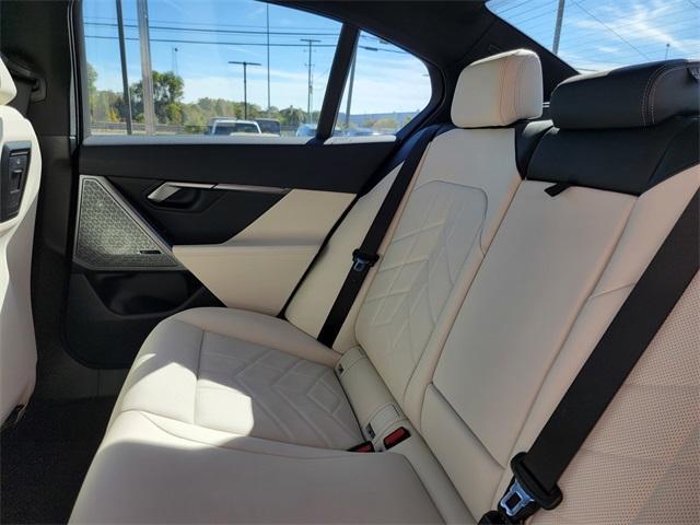 Photo of 2024 Dark Graphite Metallic BMW 530