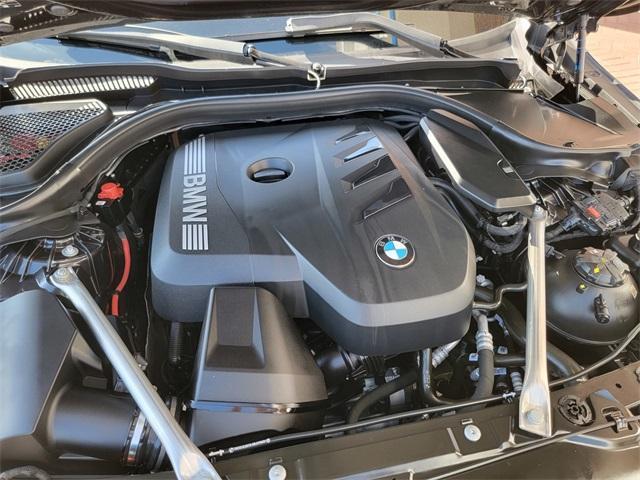 Photo of 2024 Dark Graphite Metallic BMW 530
