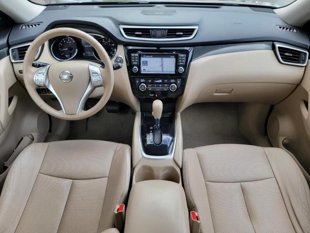 Photo of 2014 Super Black Nissan Rogue