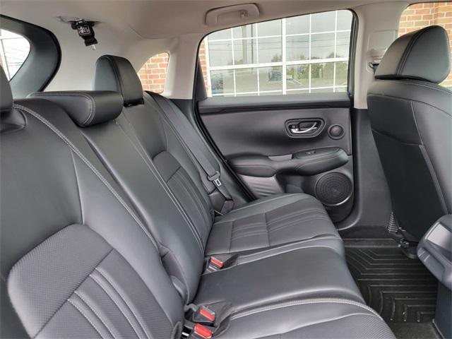 Photo of 2023 Pearl Honda HR-V