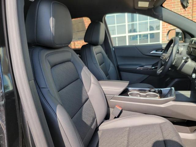 Photo of 2026 Mosaic Black Metallic Chevrolet Equinox
