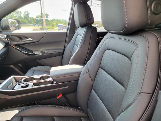 Photo of 2026 Mosaic Black Metallic Chevrolet Equinox