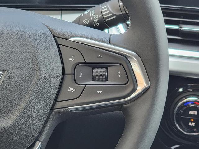 Photo of 2025 Summit White Chevrolet Trax
