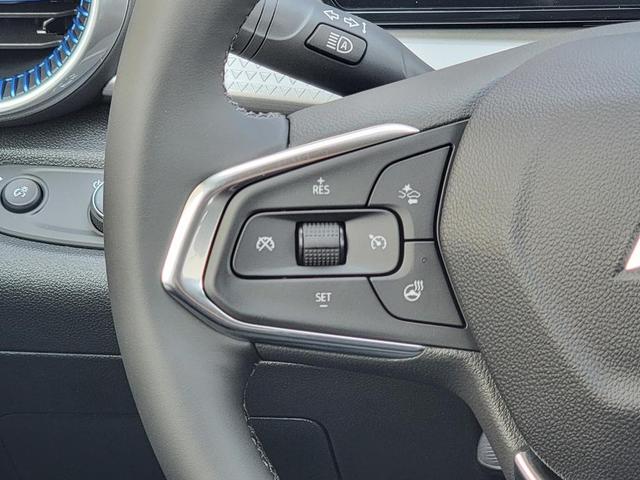 Photo of 2025 Summit White Chevrolet Trax