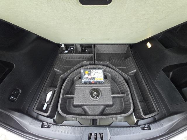 Photo of 2024 Silver Metallic Ford Edge