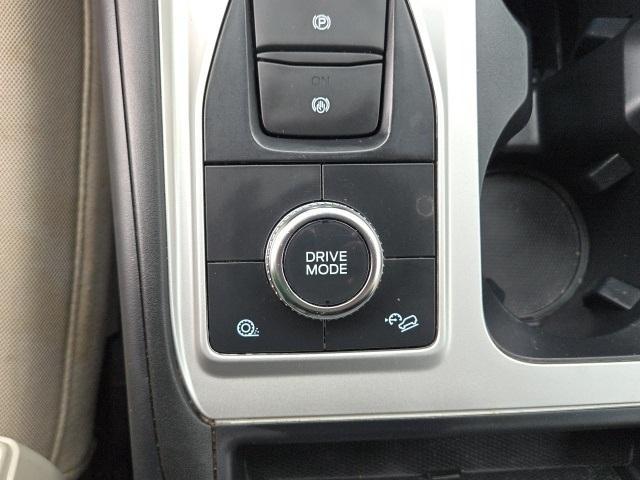 Photo of 2022 Silver Metallic Ford Explorer