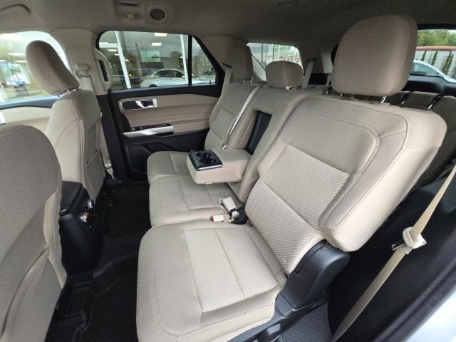Photo of 2022 Silver Metallic Ford Explorer
