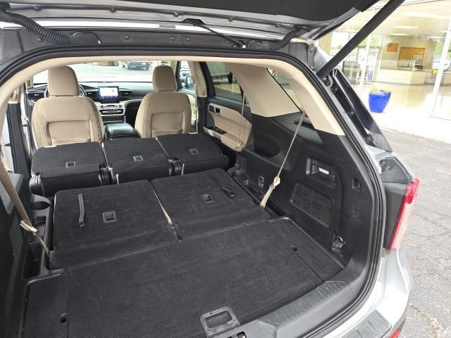 Photo of 2022 Silver Metallic Ford Explorer