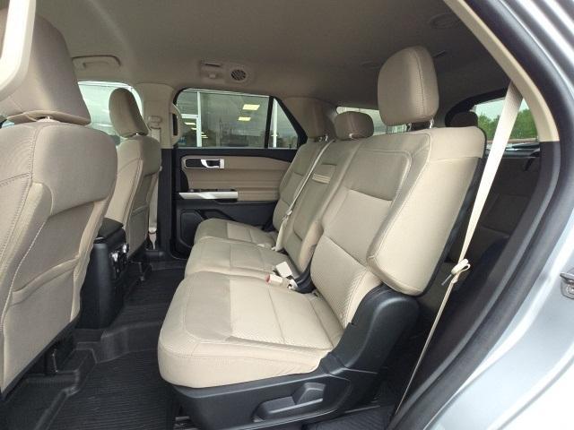 Photo of 2022 Silver Metallic Ford Explorer