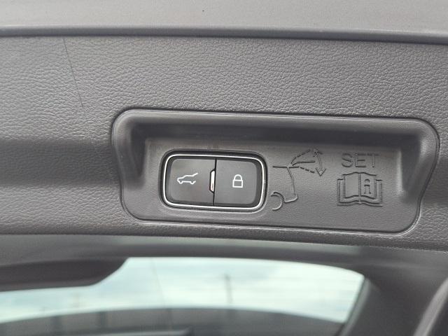 Photo of 2022 Silver Metallic Ford Explorer