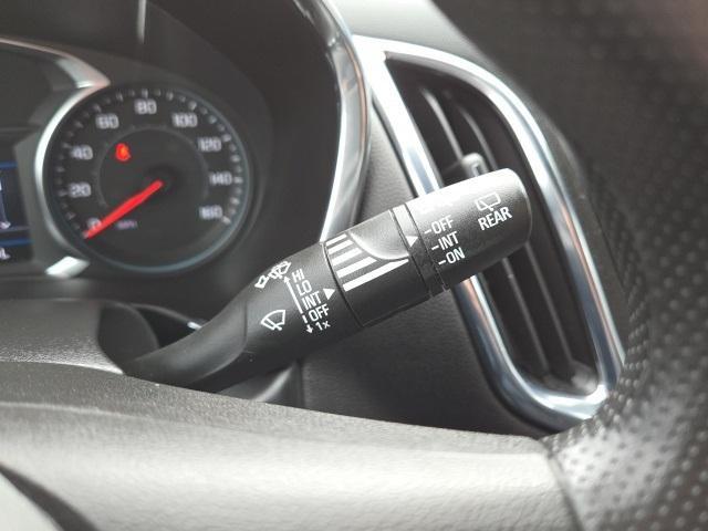Photo of 2023 Summit White Chevrolet Equinox